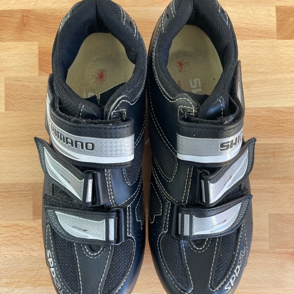 Shimano size 7.2 US /39 EU black cycle shoes. - Picture 2 of 5